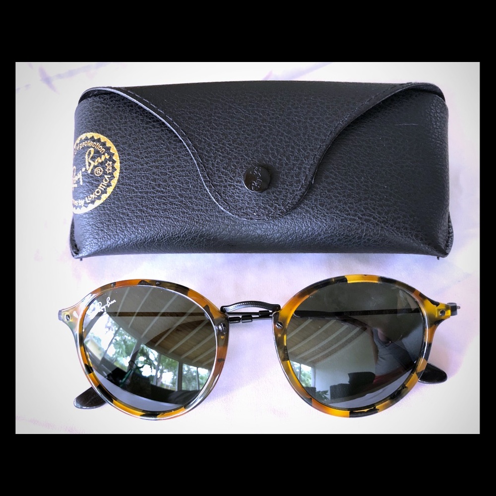 RayBan Round Fleck Sunglasses 🕶